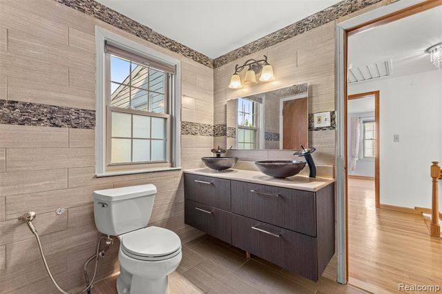 411 S Lafayette Street, Dearborn, MI 48124