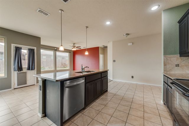 1733 Falling Star Drive, Fort Worth, TX 76052