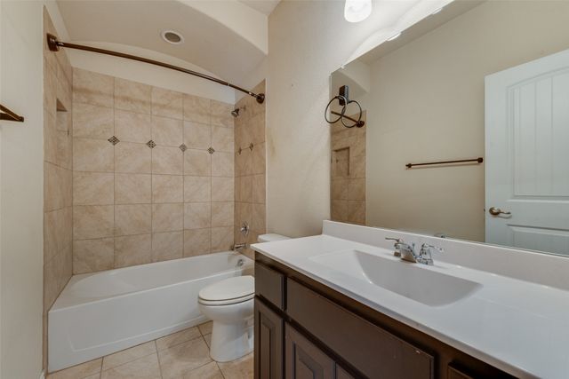 1733 Falling Star Drive, Fort Worth, TX 76052