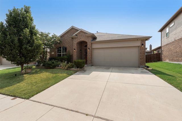 1733 Falling Star Drive, Fort Worth, TX 76052