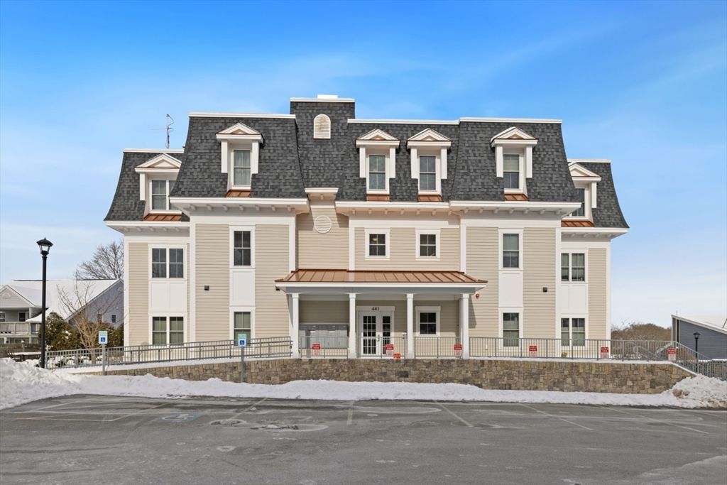 441 Essex Street 302, Swampscott, MA 01907