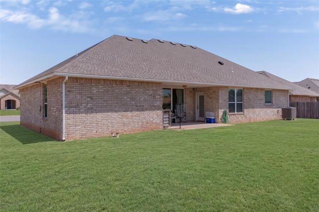 11216 SW 42nd Court, Mustang, OK 73064