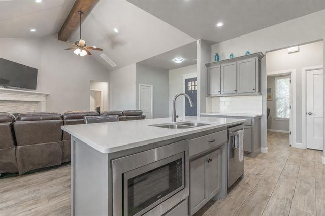 11216 SW 42nd Court, Mustang, OK 73064