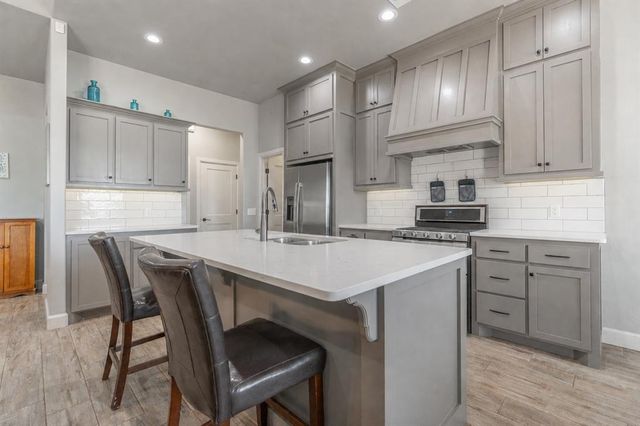 11216 SW 42nd Court, Mustang, OK 73064