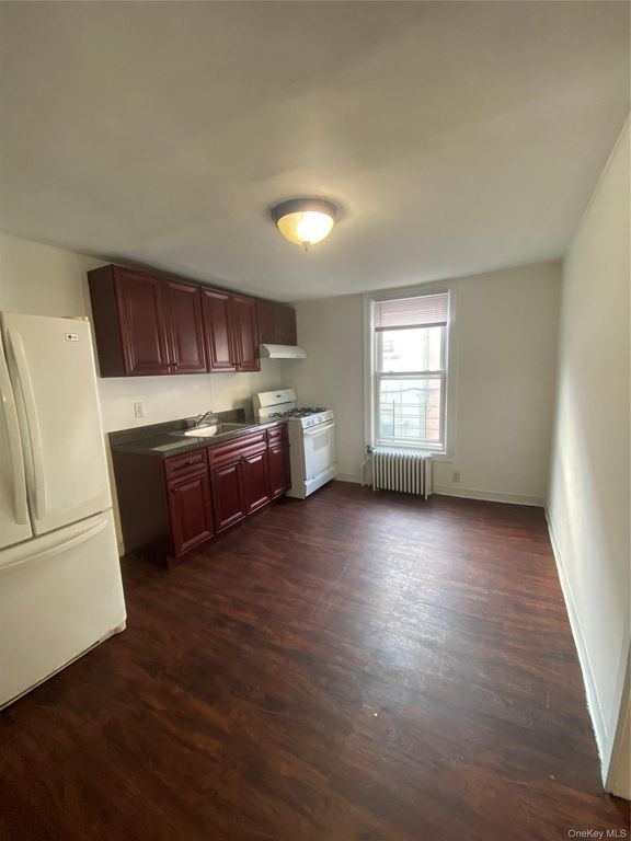 6728 FOREST AVE, Ridgewood, NY 11385