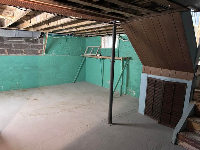 14 North Bend Street, Peru, NY 12972