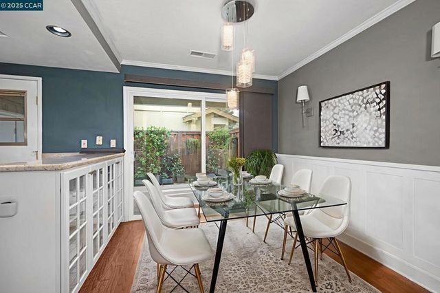 61 Fountainhead Ct, Martinez, CA 94553