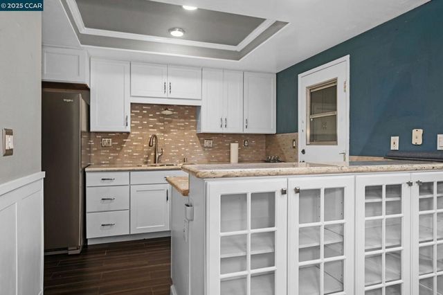 61 Fountainhead Ct, Martinez, CA 94553