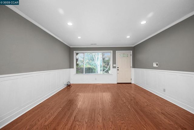 61 Fountainhead Ct, Martinez, CA 94553