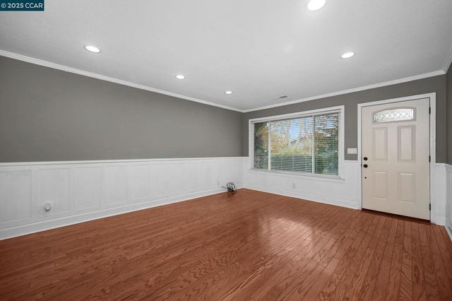 61 Fountainhead Ct, Martinez, CA 94553