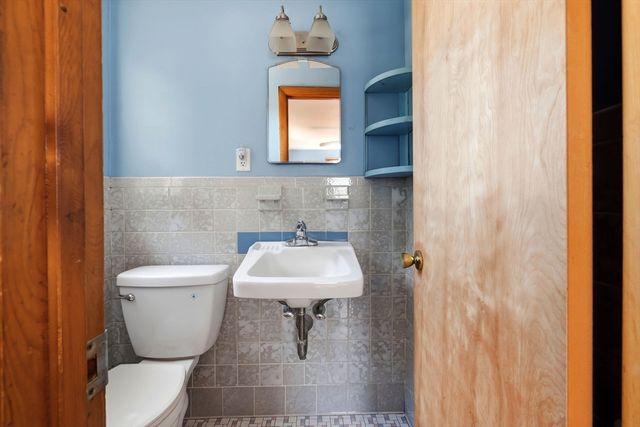 15 Carol Ann Rd, Peabody, MA 01960