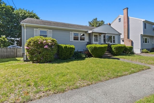 15 Carol Ann Rd, Peabody, MA 01960