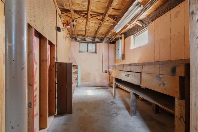 15 Carol Ann Rd, Peabody, MA 01960