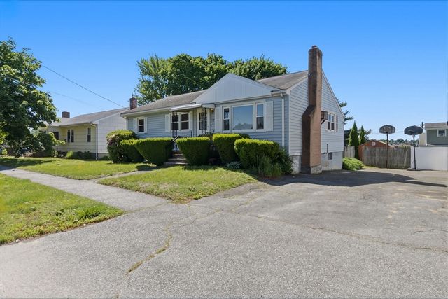 15 Carol Ann Rd, Peabody, MA 01960