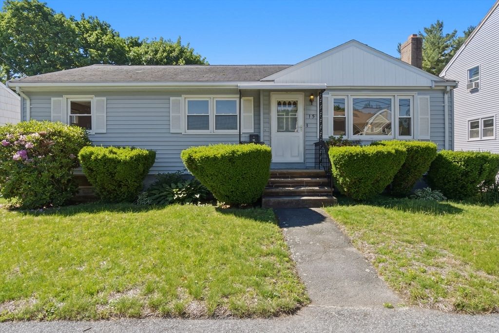 15 Carol Ann Rd, Peabody, MA 01960