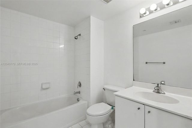 2475 Brickell Ave 704, Miami, FL 33129