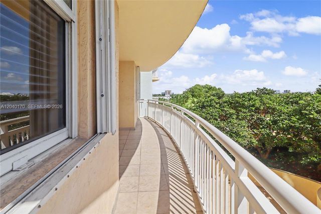 2475 Brickell Ave 704, Miami, FL 33129