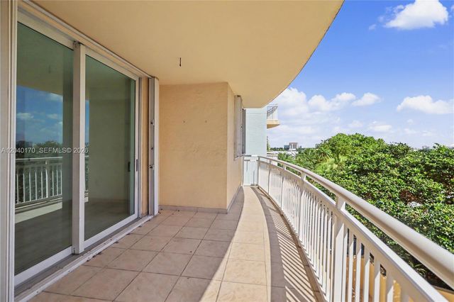 2475 Brickell Ave 704, Miami, FL 33129