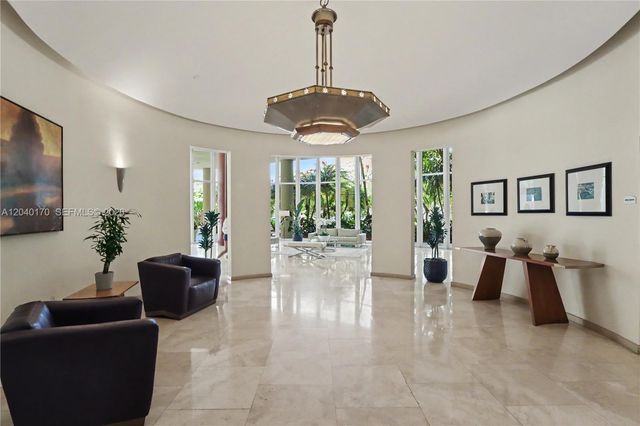2475 Brickell Ave 704, Miami, FL 33129