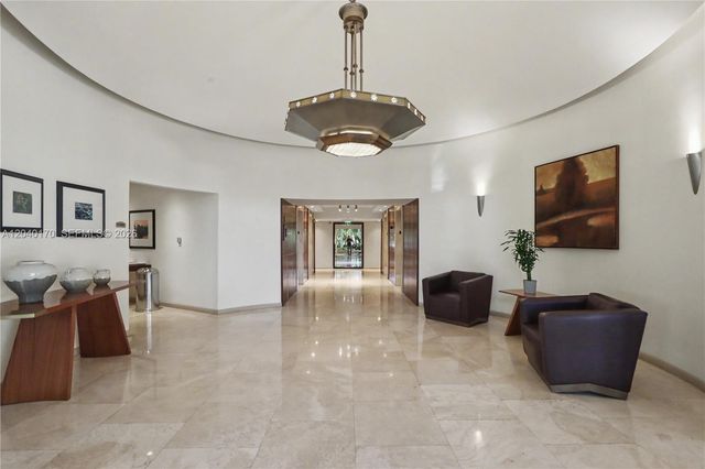 2475 Brickell Ave 704, Miami, FL 33129
