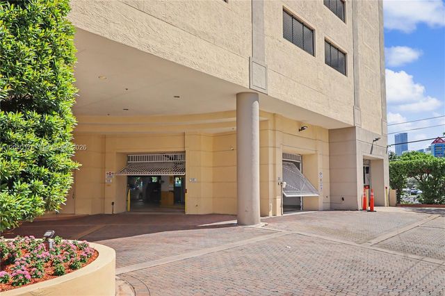 2475 Brickell Ave 704, Miami, FL 33129