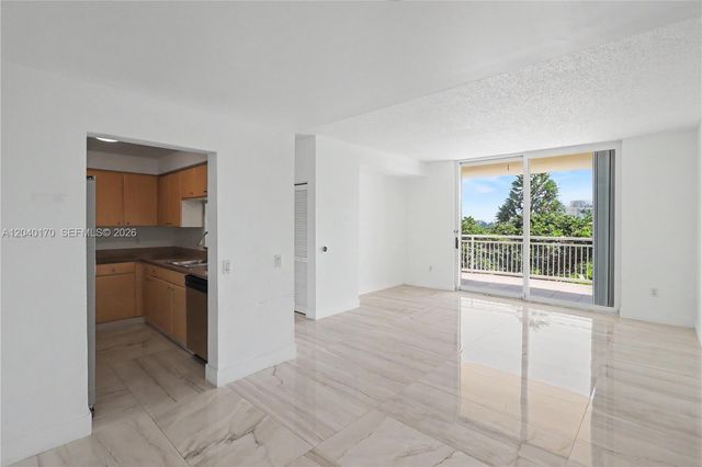 2475 Brickell Ave 704, Miami, FL 33129