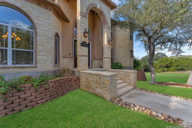 732 Pr 1712, Mico, TX 78056