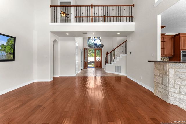 732 Pr 1712, Mico, TX 78056