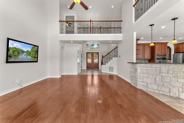 732 Pr 1712, Mico, TX 78056