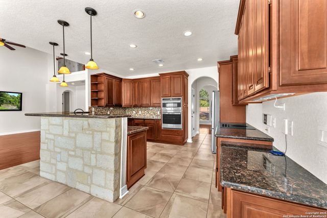 732 Pr 1712, Mico, TX 78056