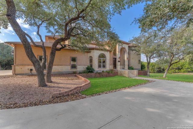 732 Pr 1712, Mico, TX 78056