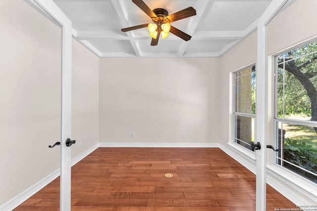 732 Pr 1712, Mico, TX 78056