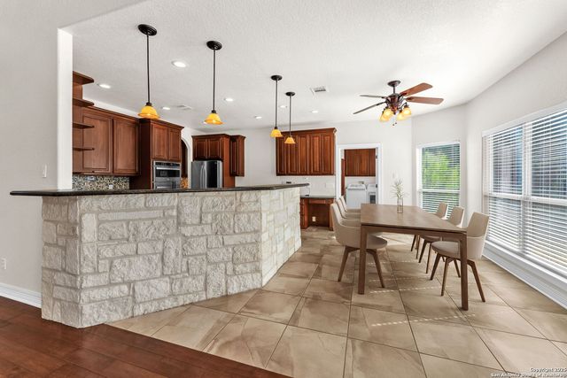 732 Pr 1712, Mico, TX 78056