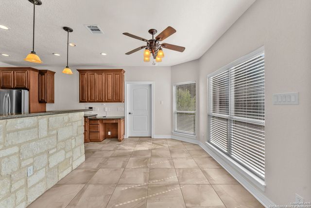 732 Pr 1712, Mico, TX 78056