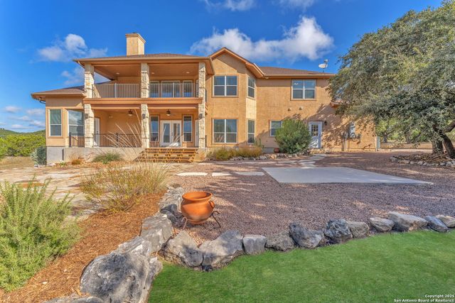 732 Pr 1712, Mico, TX 78056