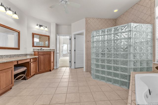 732 Pr 1712, Mico, TX 78056