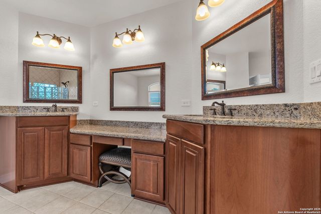 732 Pr 1712, Mico, TX 78056