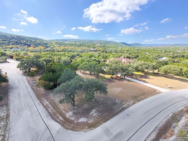 732 Pr 1712, Mico, TX 78056