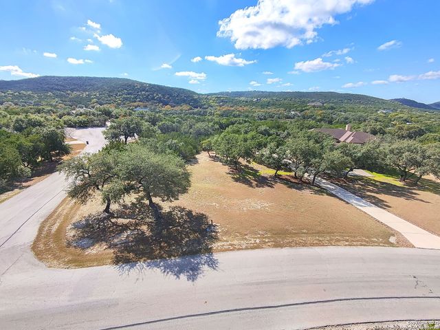 732 Pr 1712, Mico, TX 78056