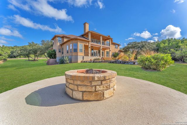 732 Pr 1712, Mico, TX 78056