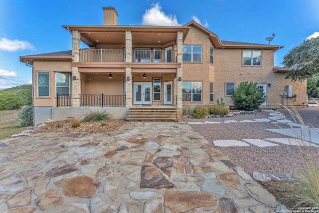 732 Pr 1712, Mico, TX 78056