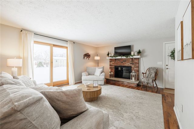 36 Craftwood Lane, Greece, NY 14468