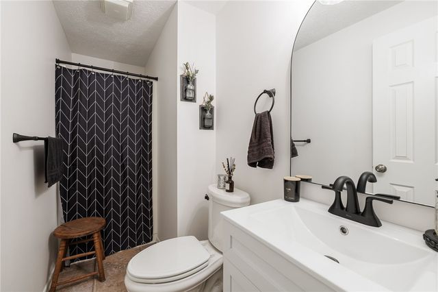 36 Craftwood Lane, Greece, NY 14468