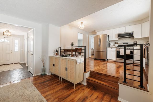 36 Craftwood Lane, Greece, NY 14468