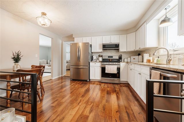 36 Craftwood Lane, Greece, NY 14468