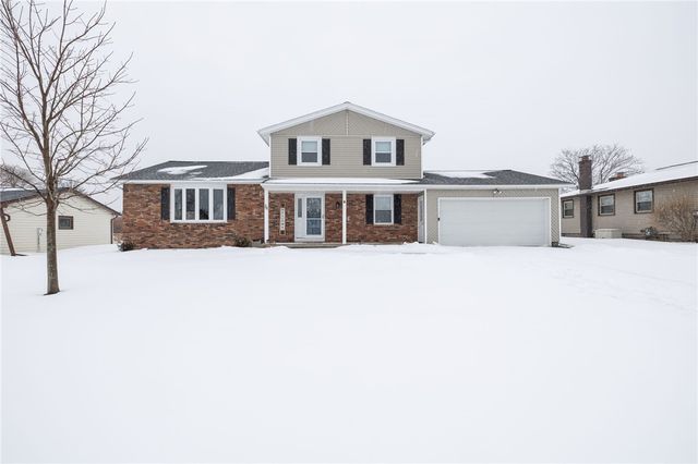 36 Craftwood Lane, Greece, NY 14468