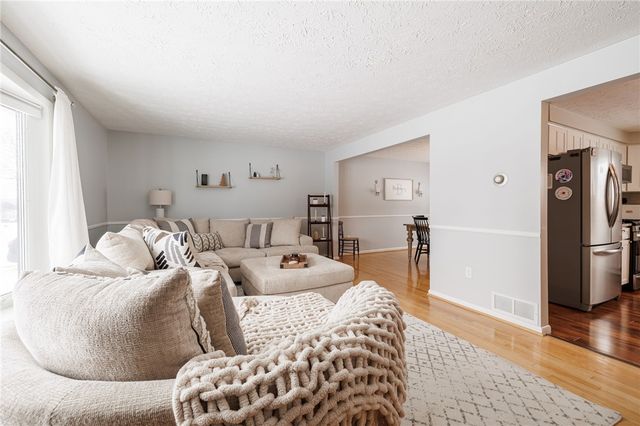 36 Craftwood Lane, Greece, NY 14468