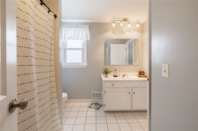 36 Craftwood Lane, Greece, NY 14468