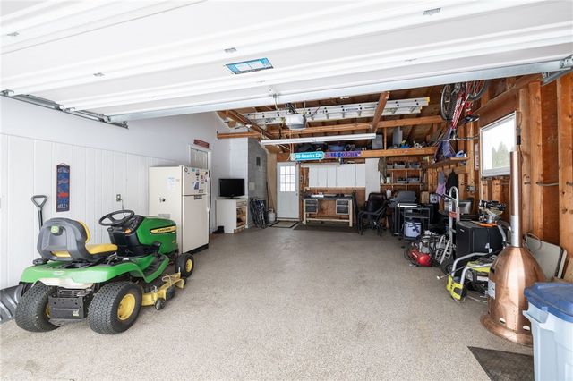 36 Craftwood Lane, Greece, NY 14468