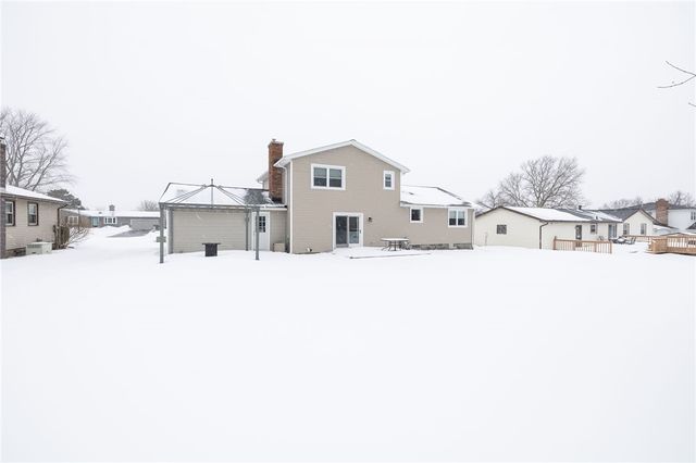 36 Craftwood Lane, Greece, NY 14468